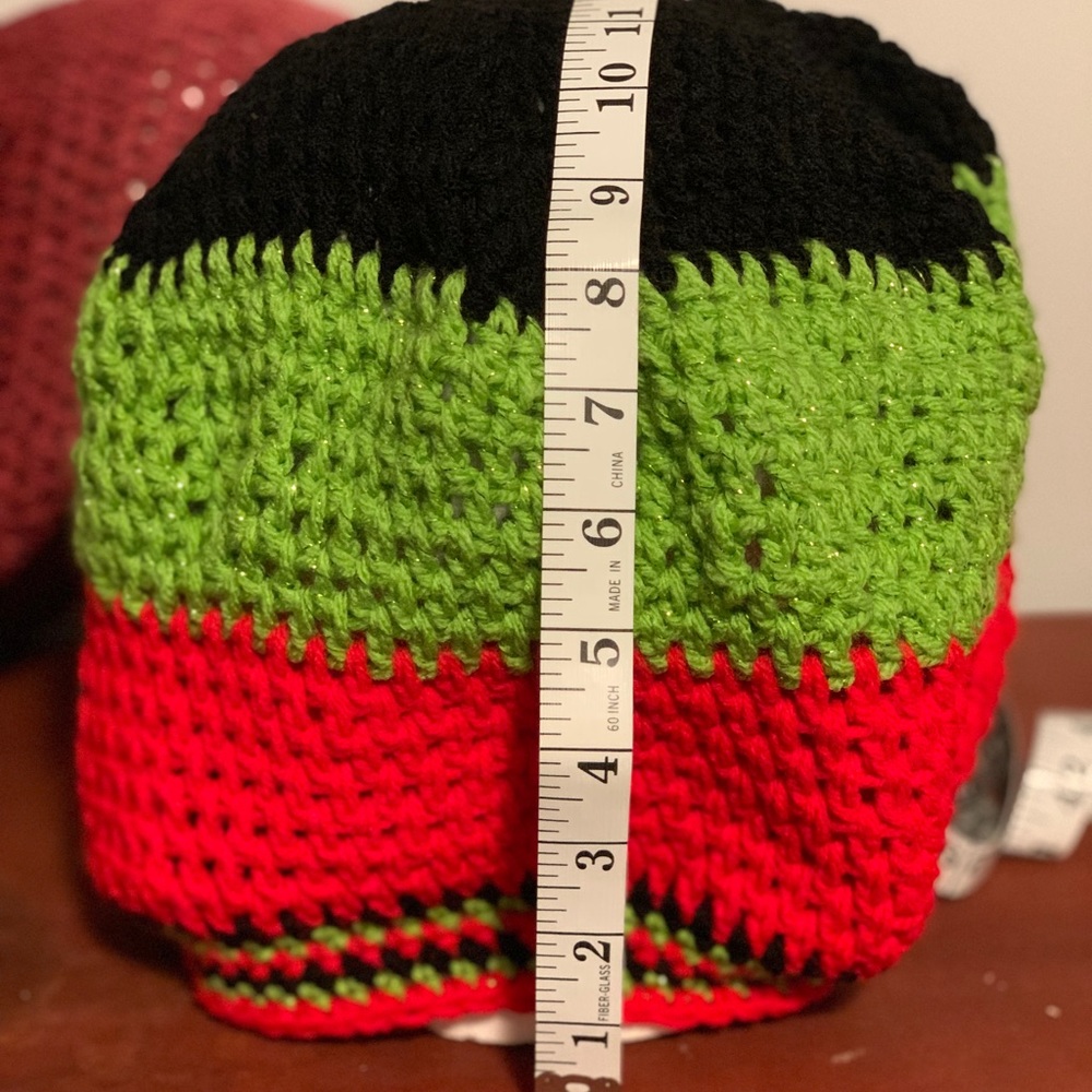 Slouchie in Red Heart - Picture 6 of 10